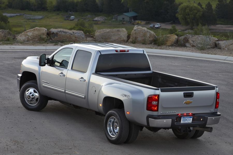  Chevrolet Silverado 3500 HD LT Crew Cab Pickup 2012 года  (фото 3 из 6)